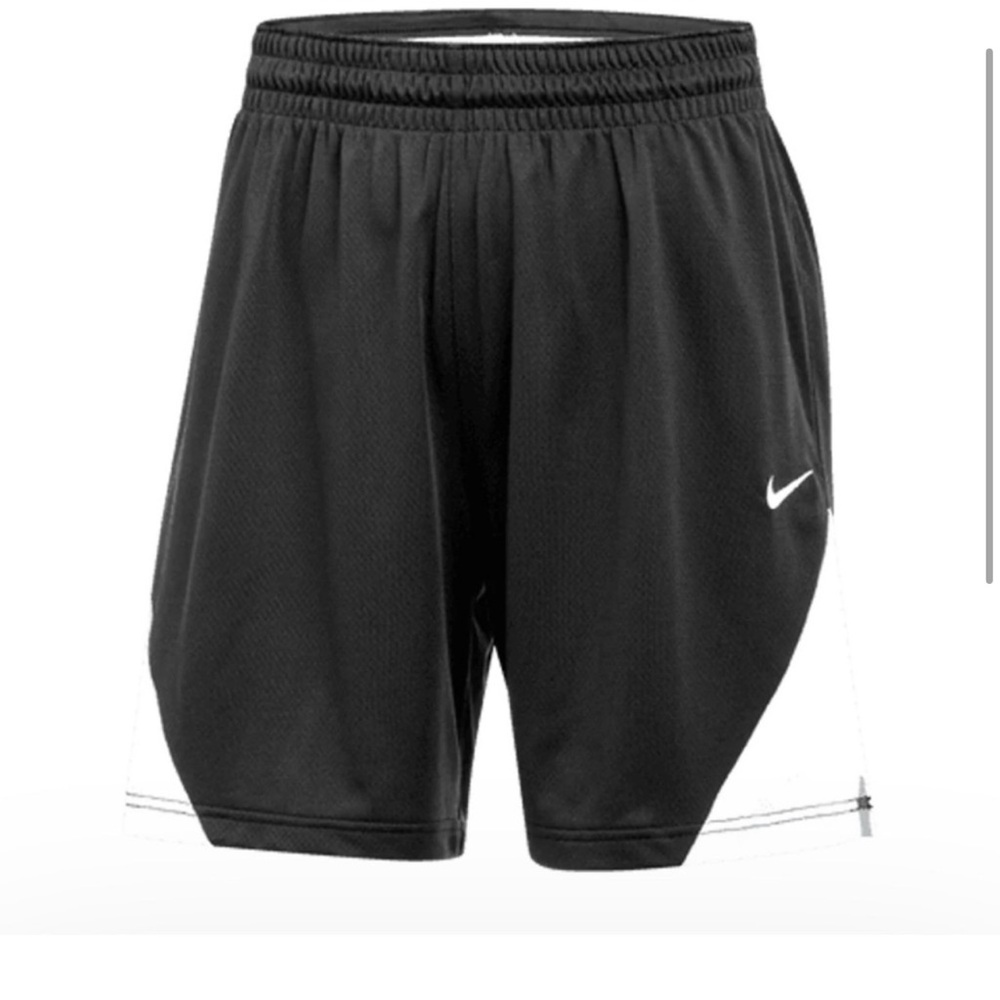 Women’s NIKE Basketball Shorts NWT size M